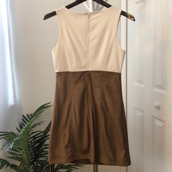 Sleeveless Colorblock Dress - Picture 2 of 2